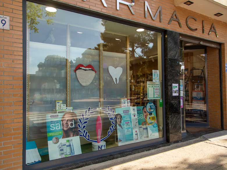 Farmacia Garrapinillos antes de viajar desde el Aeropuerto de Zaragoza